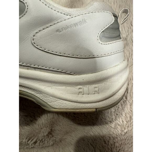 Vintage Nike Air Walk Essential III Shoes Men's 8 White Sneakers 191151-111 - Picture 6 of 8